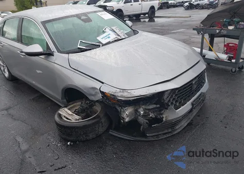 2024 Honda Accord Lx z USA, uszkodzony, nr VIN 1HGCY1F22RA083914